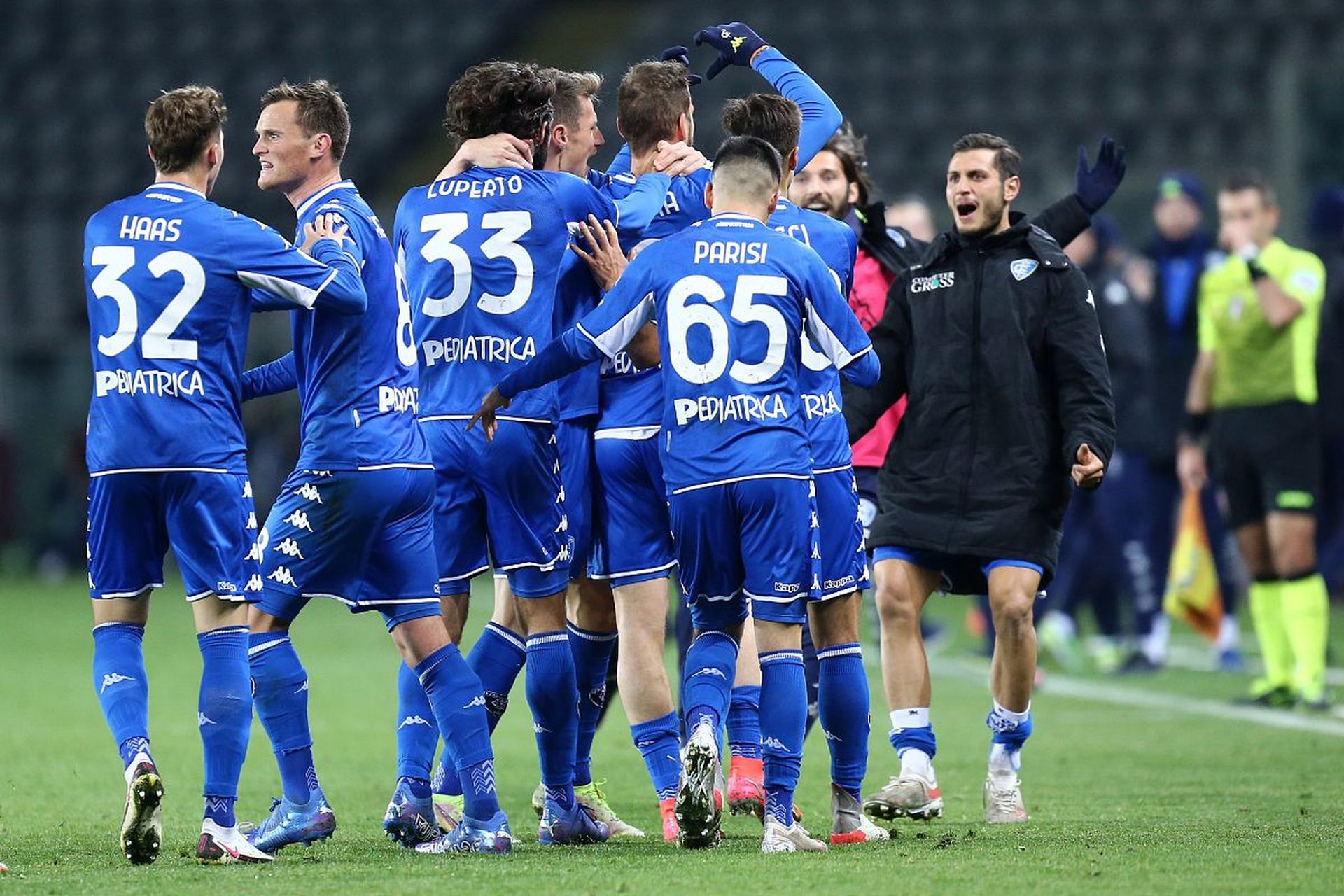 足球一直是 足球一直是