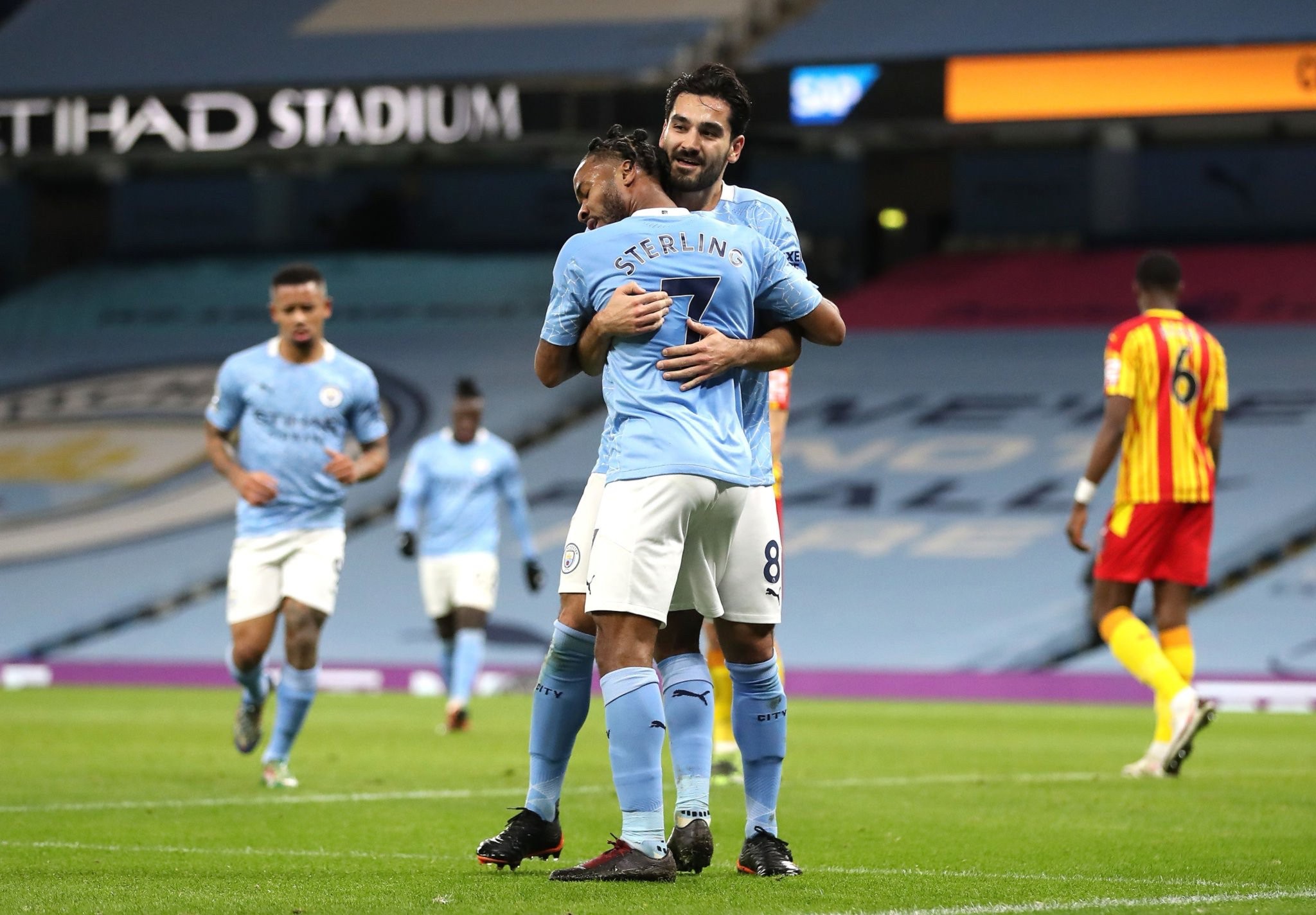 不仅吸引了 不仅吸引了